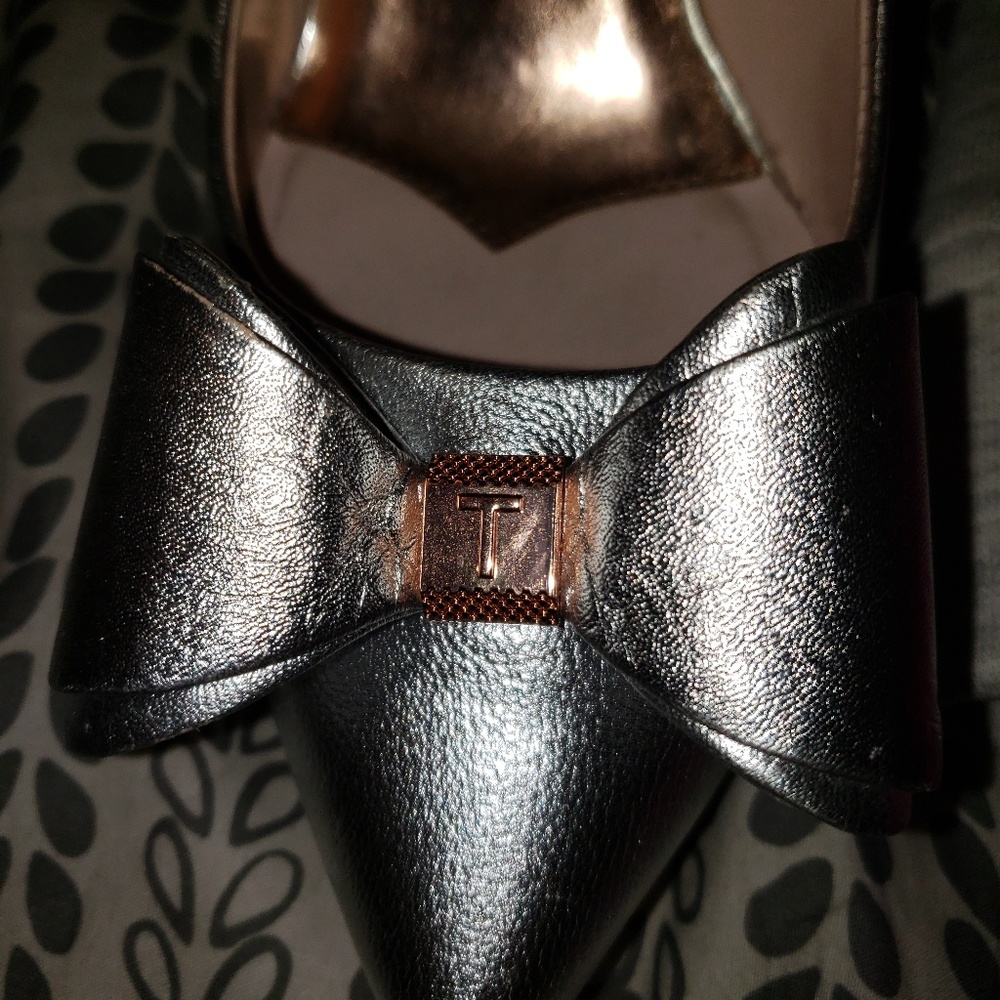 Shoes - Picture 2 of 3
